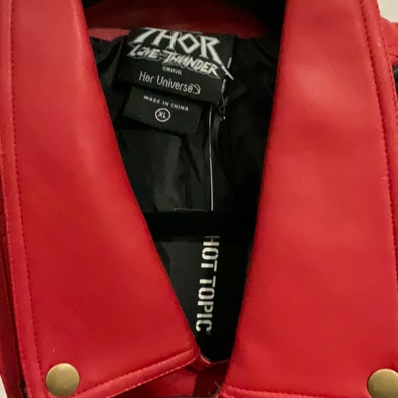 Thor: Love & Thunder Cosplay Vest - Picture 2 of 4